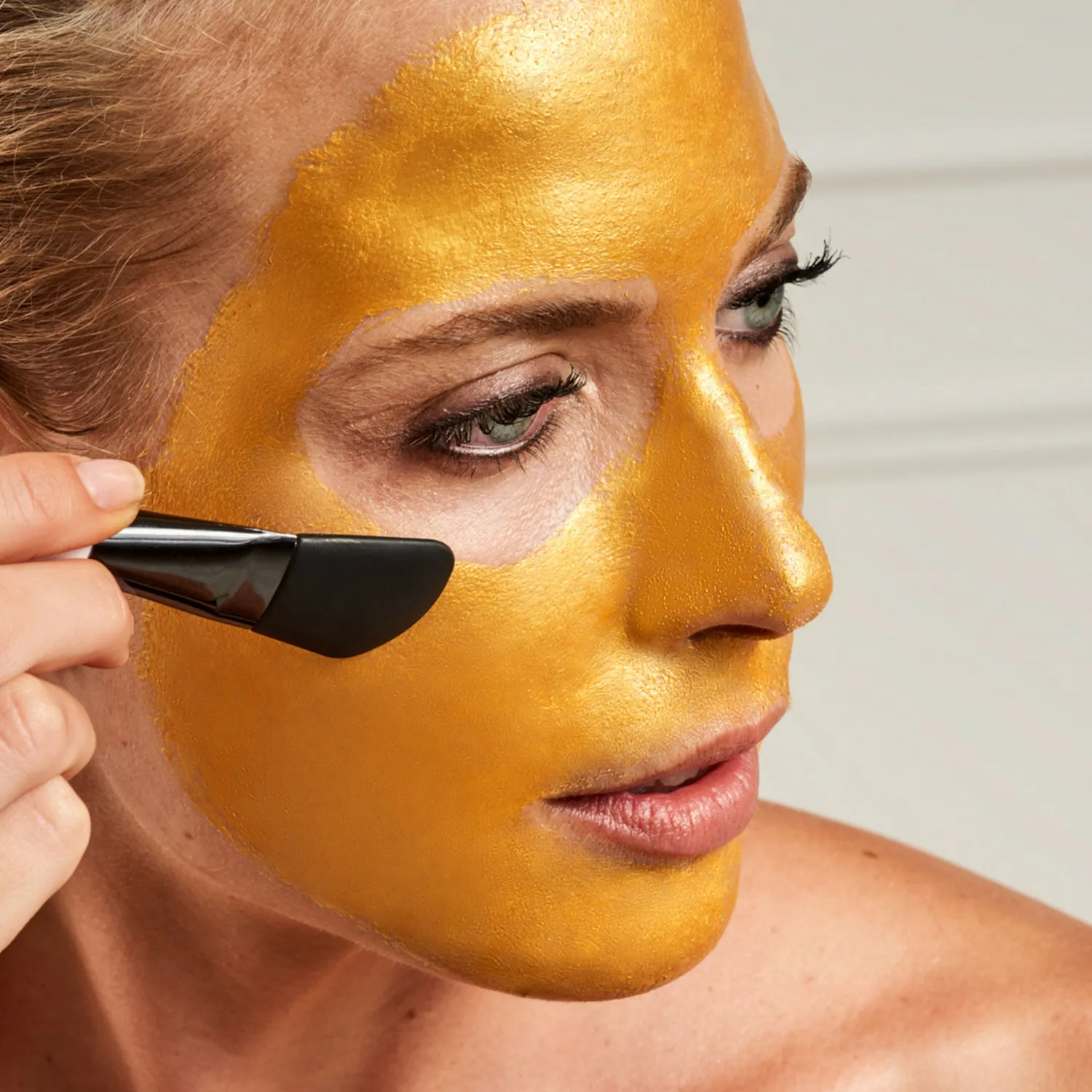 Iroha Nature 24K Gold maschera viso peel off rassodante