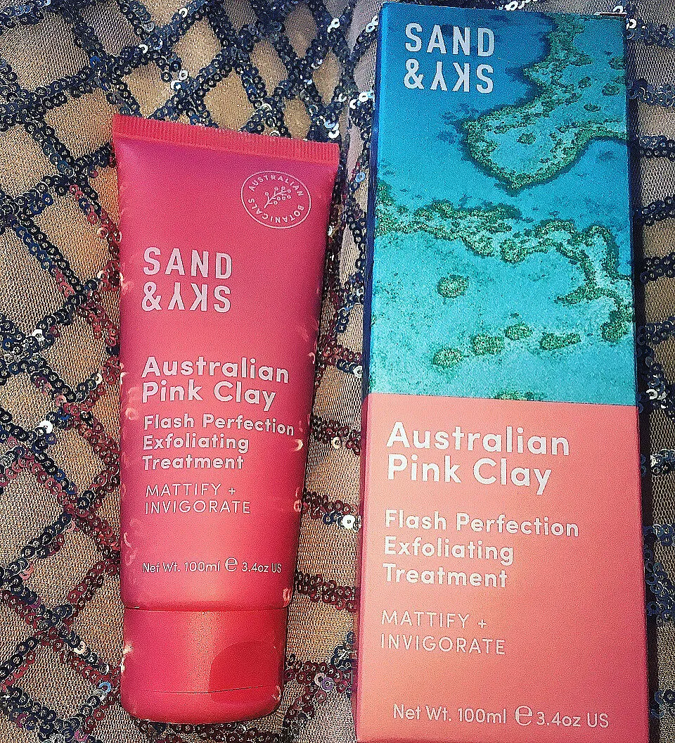 Sand & Sky Australian Pink Clay Scrub Viso Pori 75g
