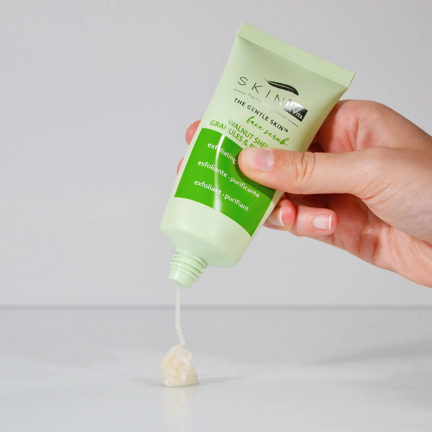 Skin Iv Glow Scrub Esfoliante Viso Vegano al Guscio di Noce